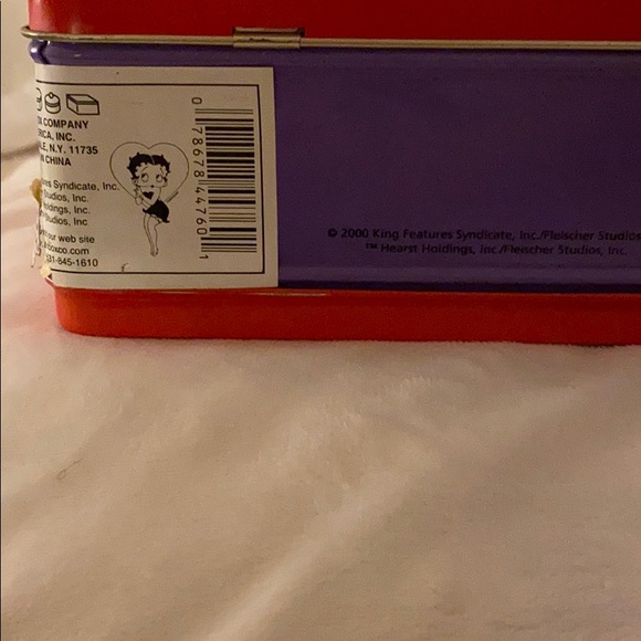 Lunchbox - Picture 2 of 4